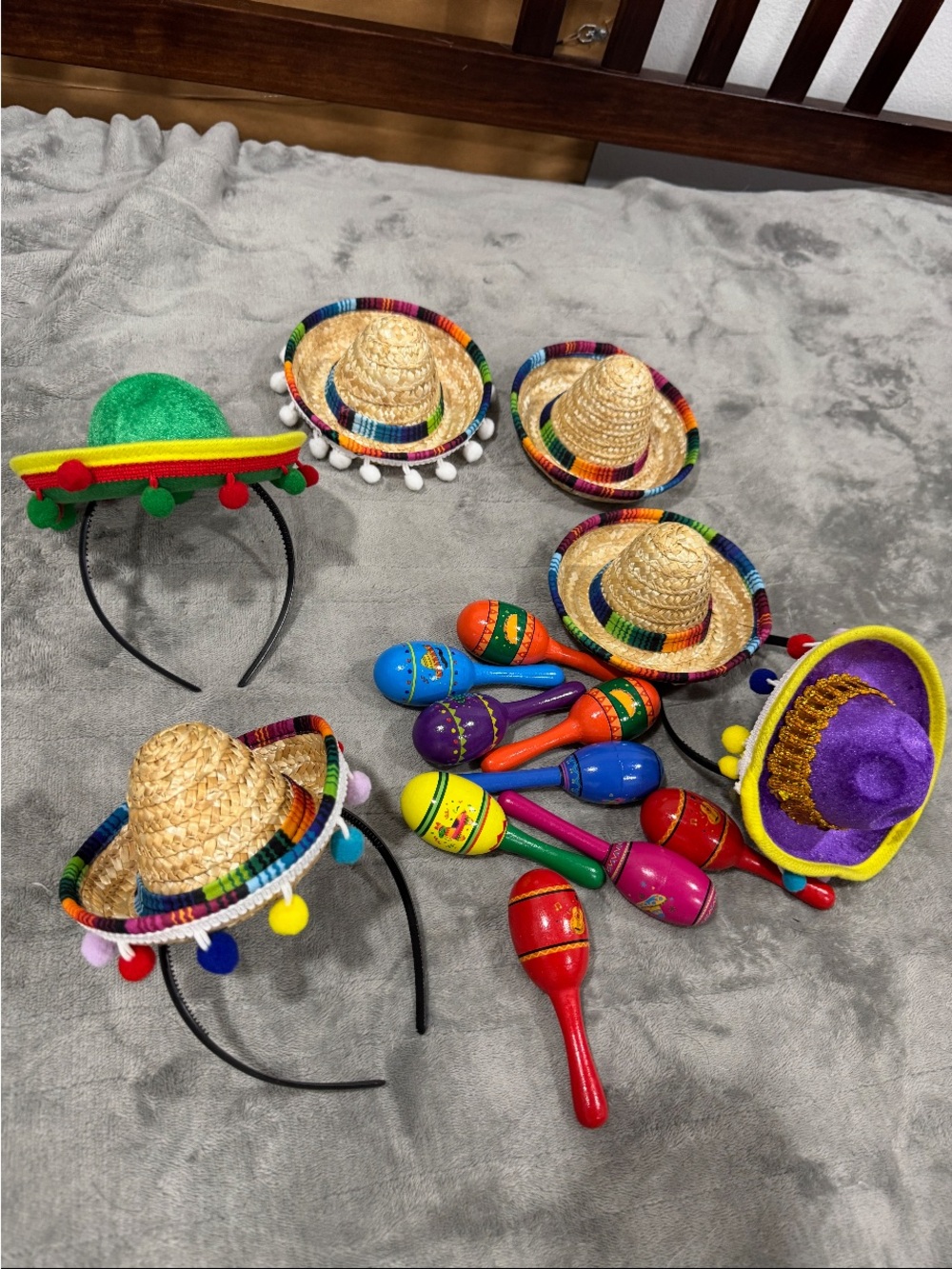 Kids Mini Sombrero Headbands and Colorful Maracas Party Playset - Multicolor